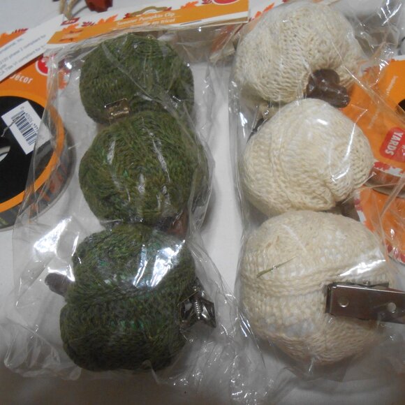 NEW LOT FALL HALLOWEEN THANKSGIVING THEMED ITEMS PUMPKINS CRAFT SWEATER CLIPS π - Picture 5 of 9